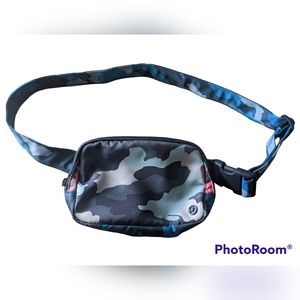 Lululemon Everywhere belt bag heritage camo pink guava Hawaiian